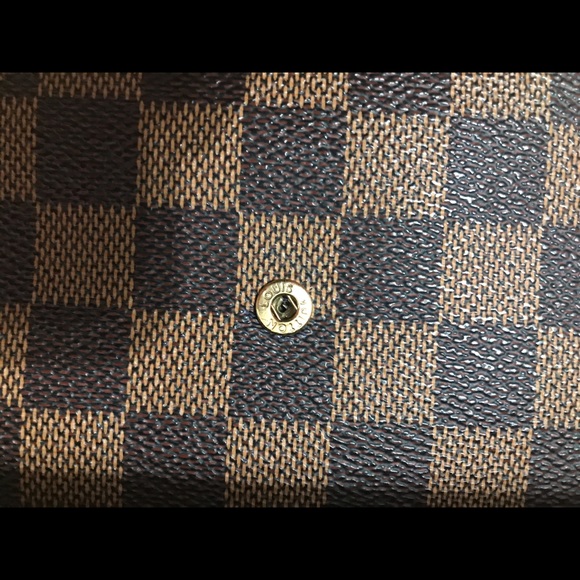 Louis Vuitton wallet. 100% Authentic - Picture 6 of 8